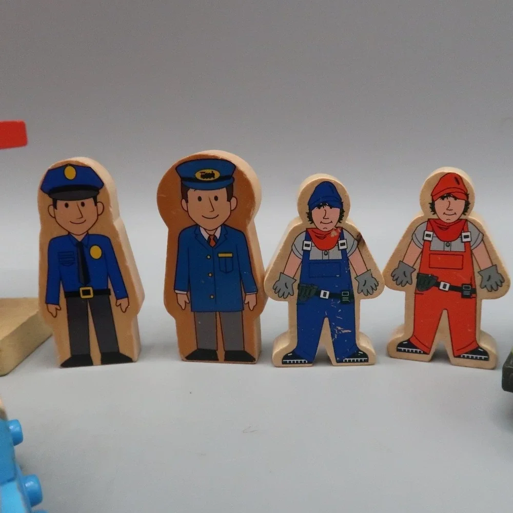Thomas‎ & Friends Wooden Railway Rosie Harvey Tender cars Gas Pump Conductor lot